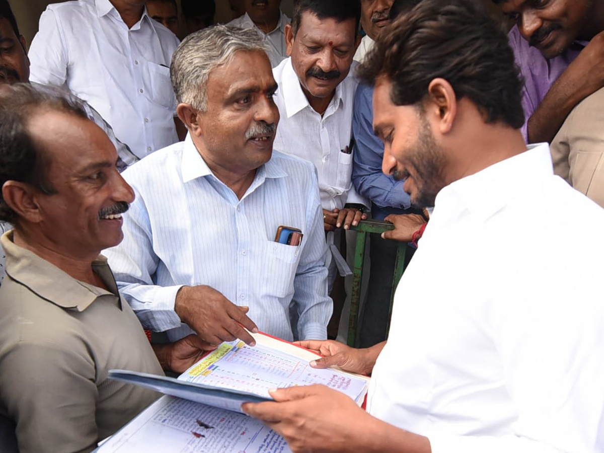 YS Jagan PrajaSankalpaYatra Day 230 Starts From Kattipudi - Sakshi11