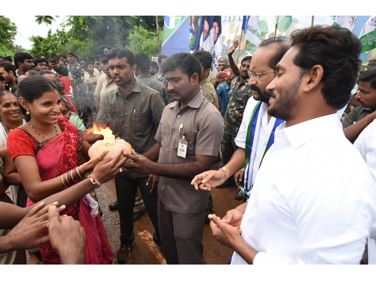 PrajaSankalpaYatra Day 231 Starts From Sankhavaram Photo Gallery - Sakshi1