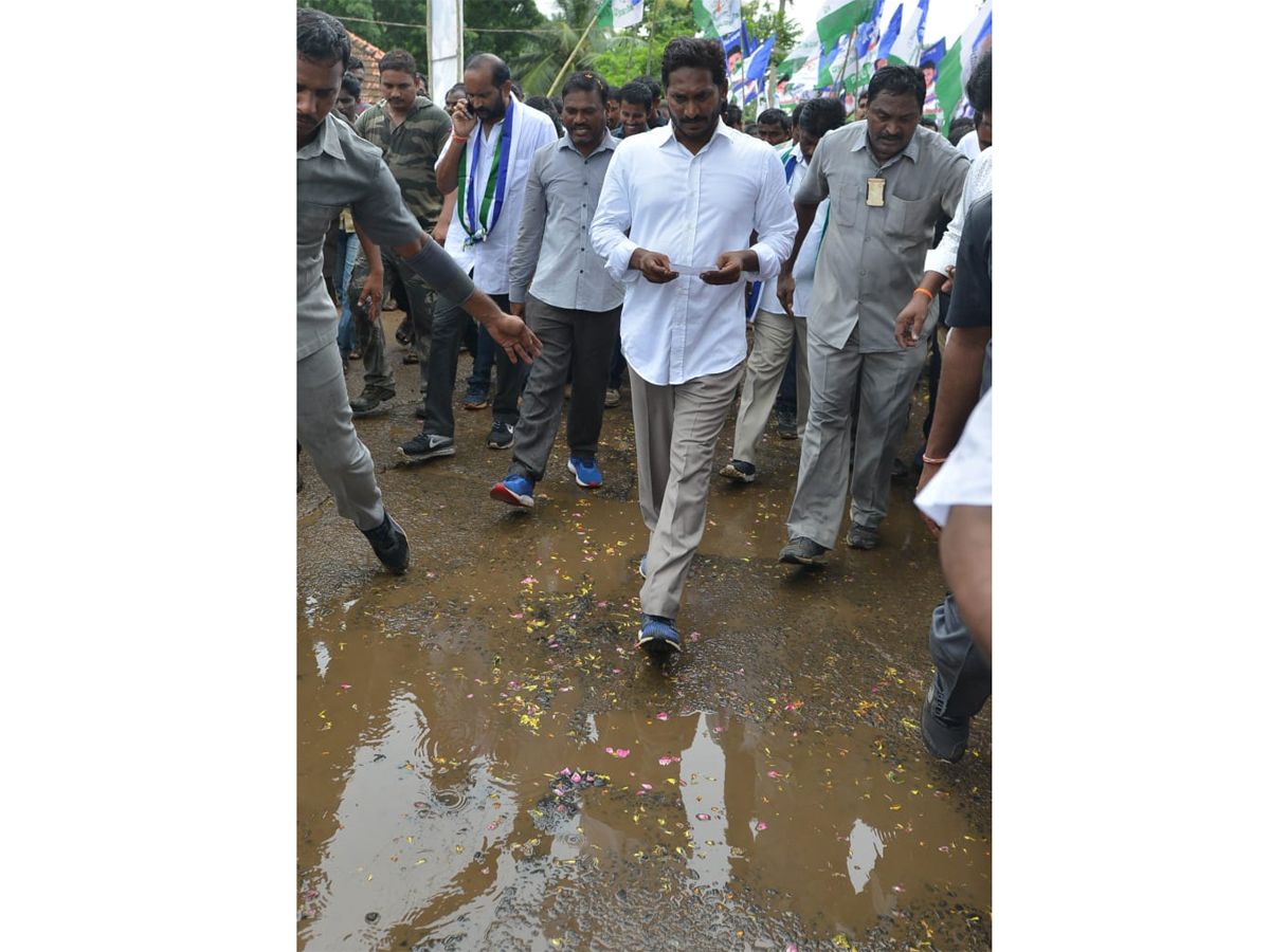 PrajaSankalpaYatra Day 231 Starts From Sankhavaram Photo Gallery - Sakshi16