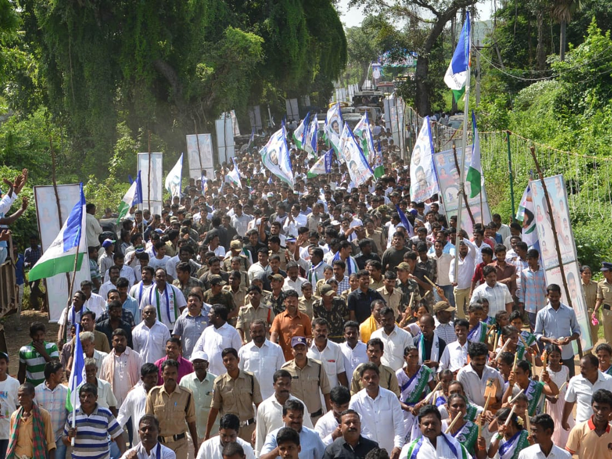 YS Jagan PrajaSankalpaYatra Day 251 Photo Gallery - Sakshi13