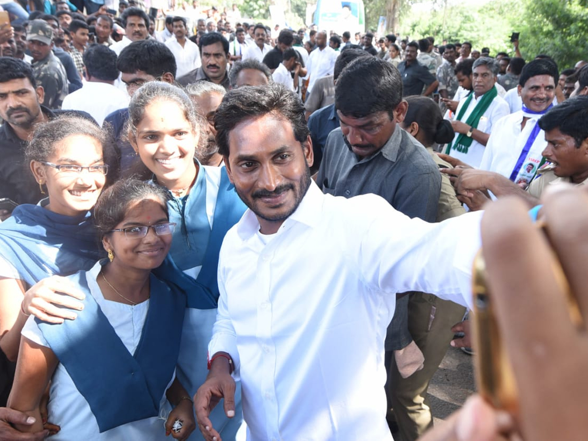 YS Jagan PrajaSankalpaYatra Day 251 Photo Gallery - Sakshi2