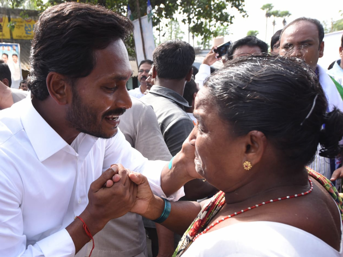 YS Jagan PrajaSankalpaYatra Day 251 Photo Gallery - Sakshi9