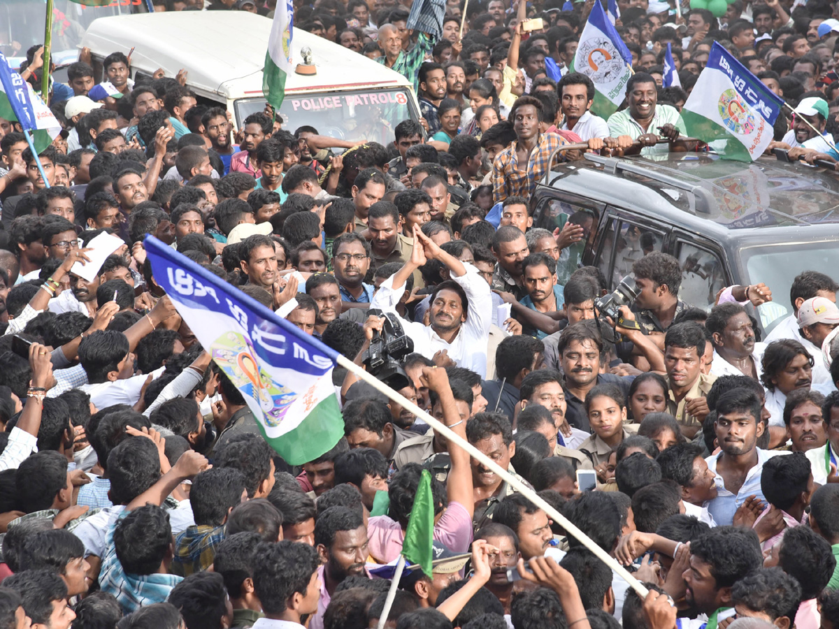 ys jagan prajasankalpayatra photos Chodavaram visakhapatanam - Sakshi17