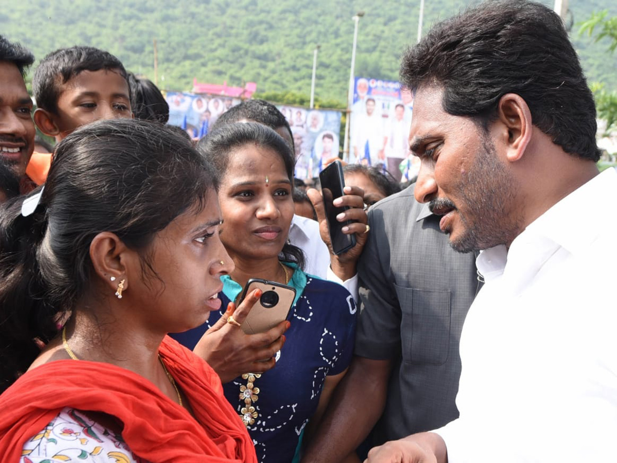 YS jagan padayatra photo gallery - Sakshi11