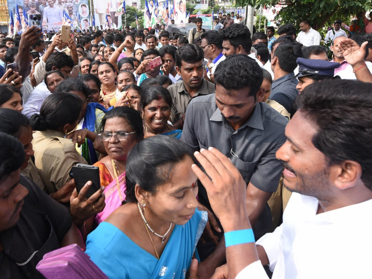 YS jagan padayatra photo gallery - Sakshi13