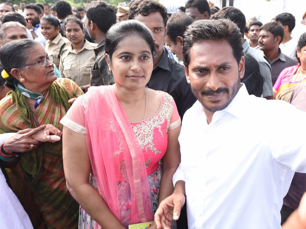 YS jagan padayatra photo gallery - Sakshi11