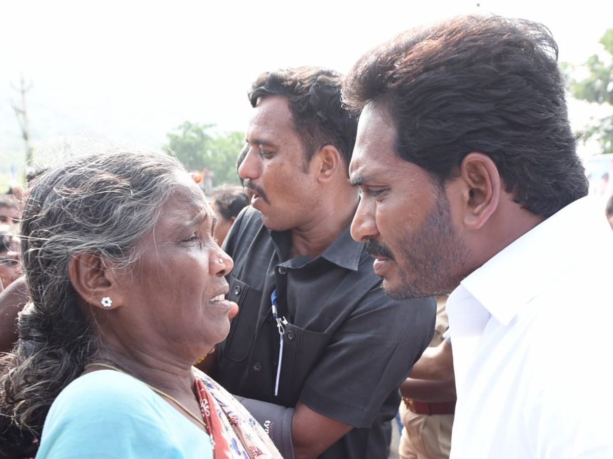 YS jagan padayatra photo gallery - Sakshi13