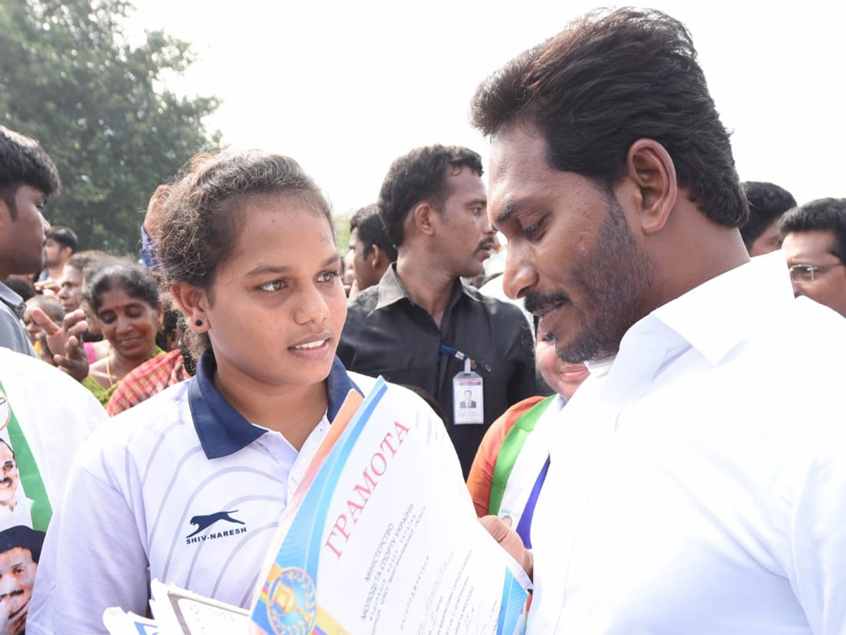 YS jagan padayatra photo gallery - Sakshi9