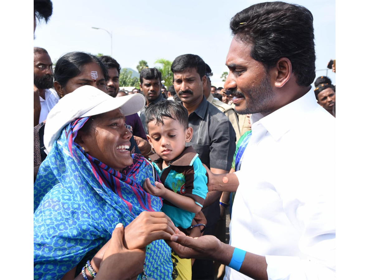 YS Jagan PrajaSankalpaYatra 264th Day Photo Gallery - Sakshi15