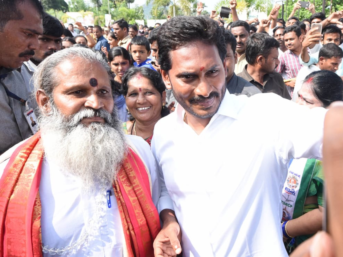 YS Jagan PrajaSankalpaYatra 264th Day Photo Gallery - Sakshi7
