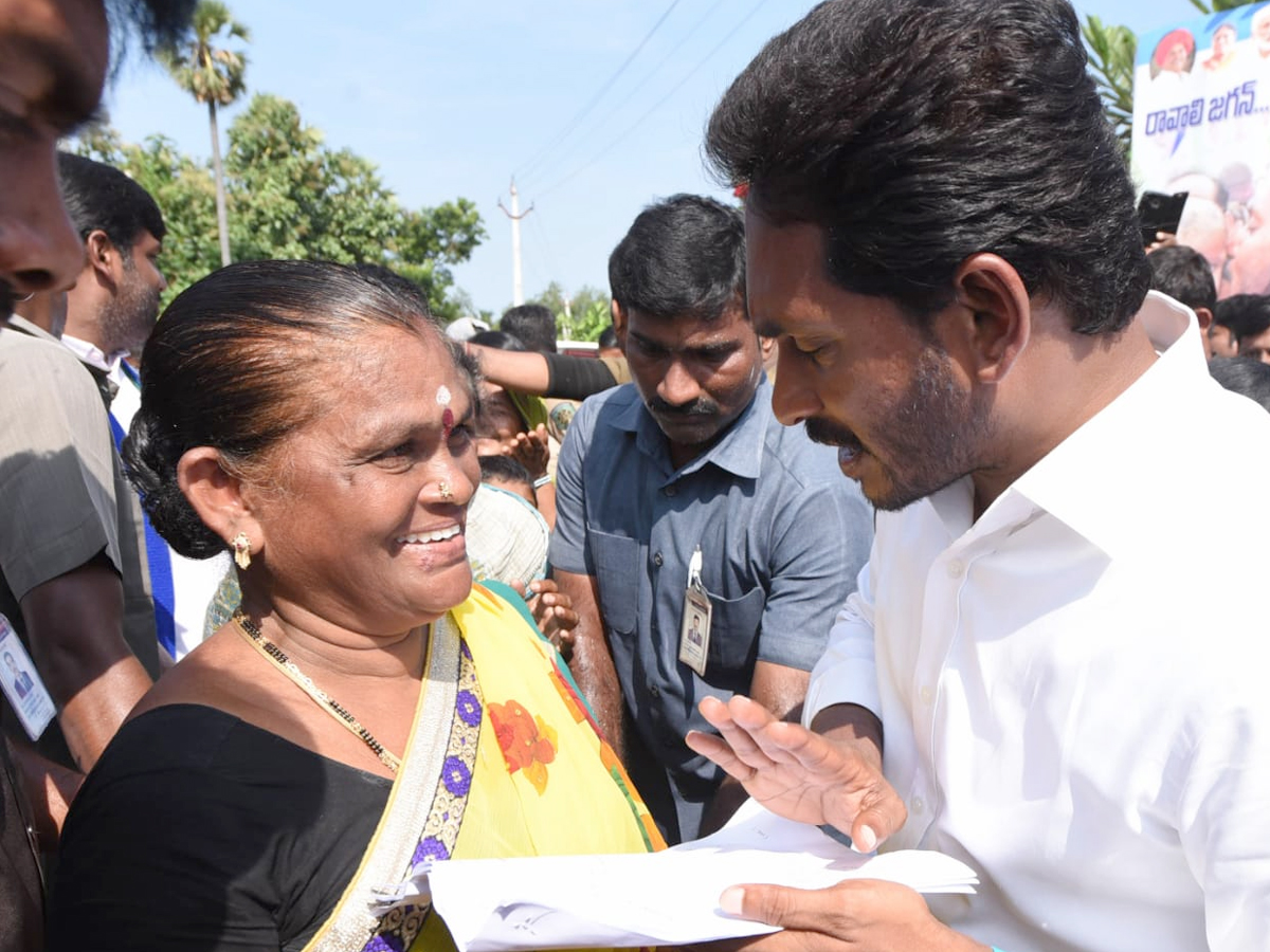 YS Jagan PrajaSankalpaYatra 265th Day Photo Gallery - Sakshi2