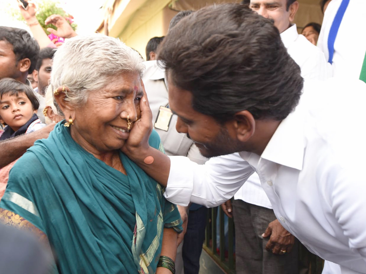 YS Jagan PrajaSankalpaYatra 265th Day Photo Gallery - Sakshi3