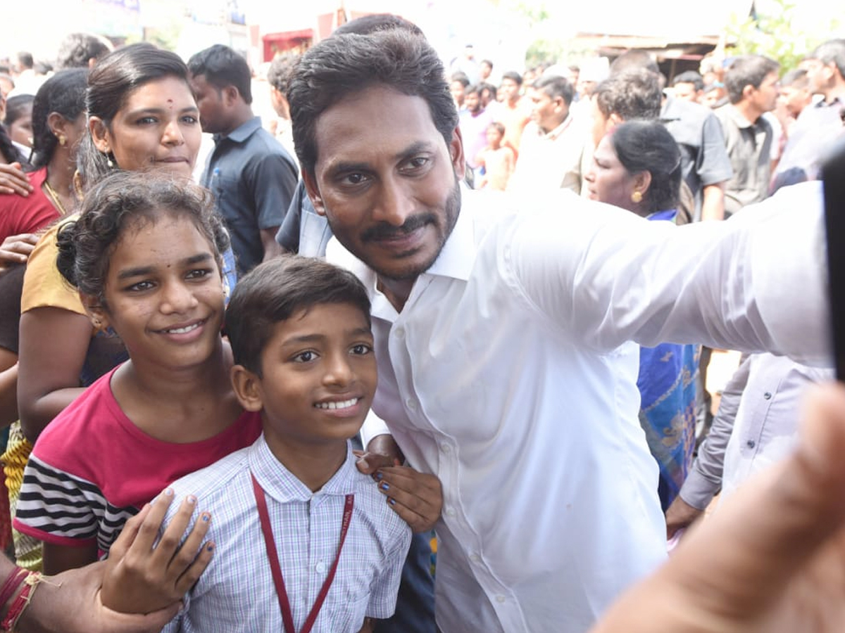YS Jagan PrajaSankalpaYatra 265th Day Photo Gallery - Sakshi6