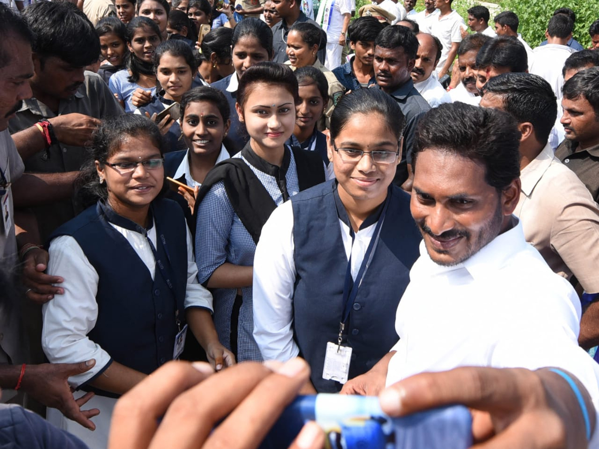 YS Jagan PrajaSankalpaYatra 266th Day Photo Gallery - Sakshi10