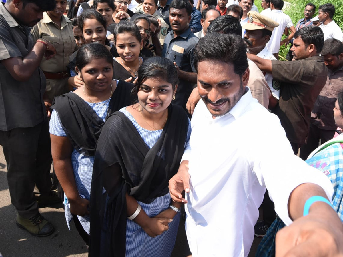 YS Jagan PrajaSankalpaYatra 266th Day Photo Gallery - Sakshi6