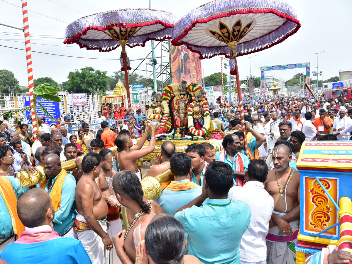 Tirumala brahmotsavam 2018 Photo Gallery - Sakshi17