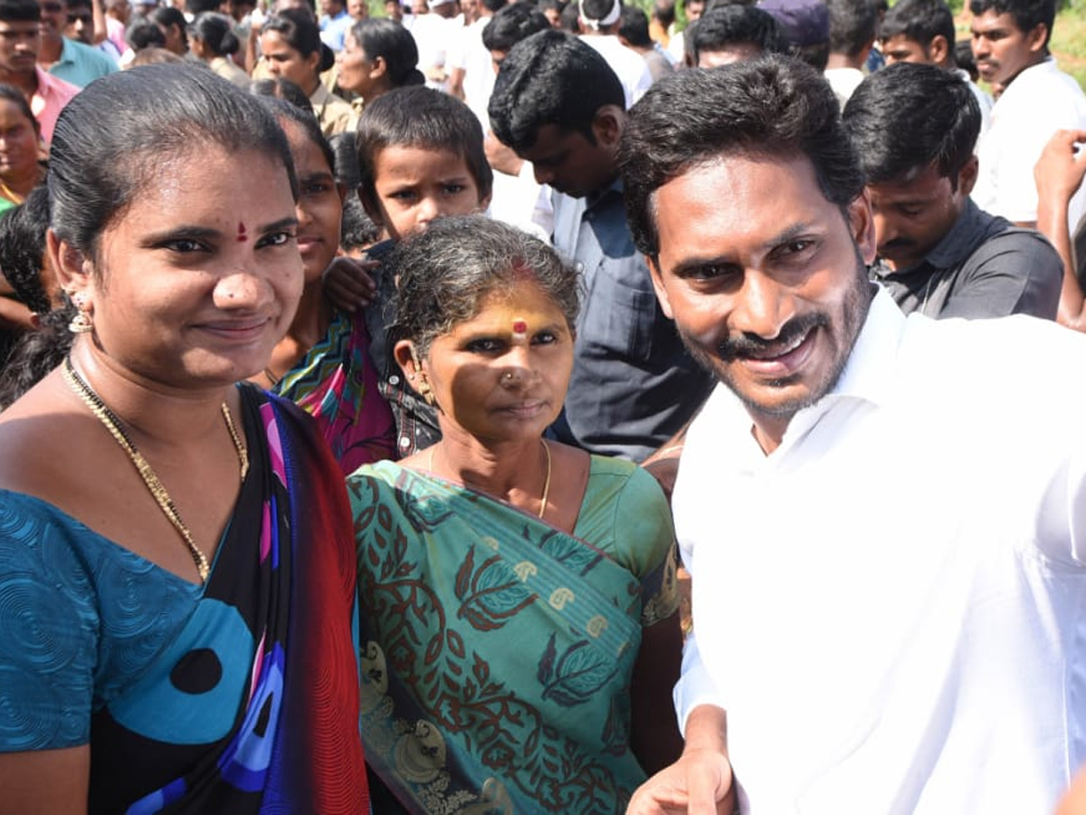 YS Jagan PrajaSankalpaYatra 267th Day Photo Gallery - Sakshi10