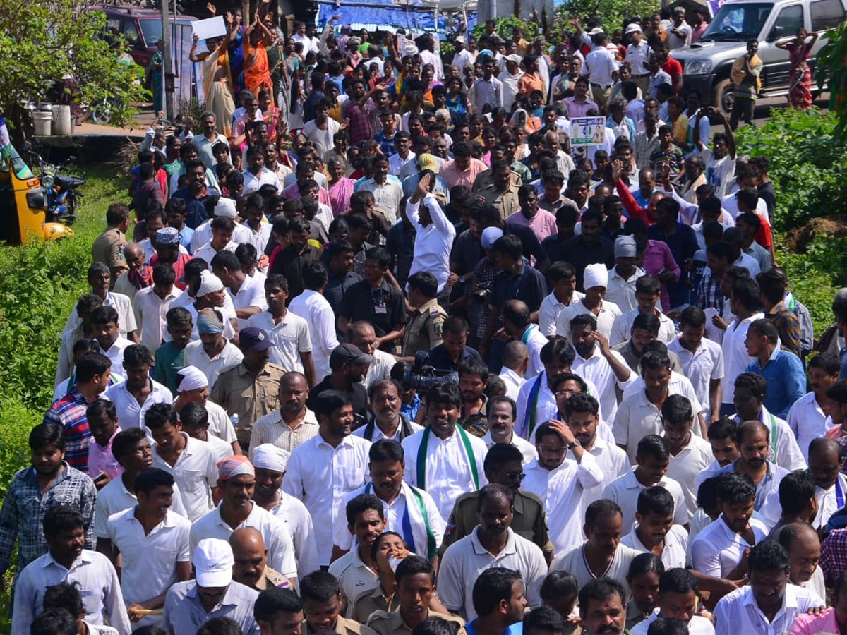 YS Jagan PrajaSankalpaYatra 267th Day Photo Gallery - Sakshi11