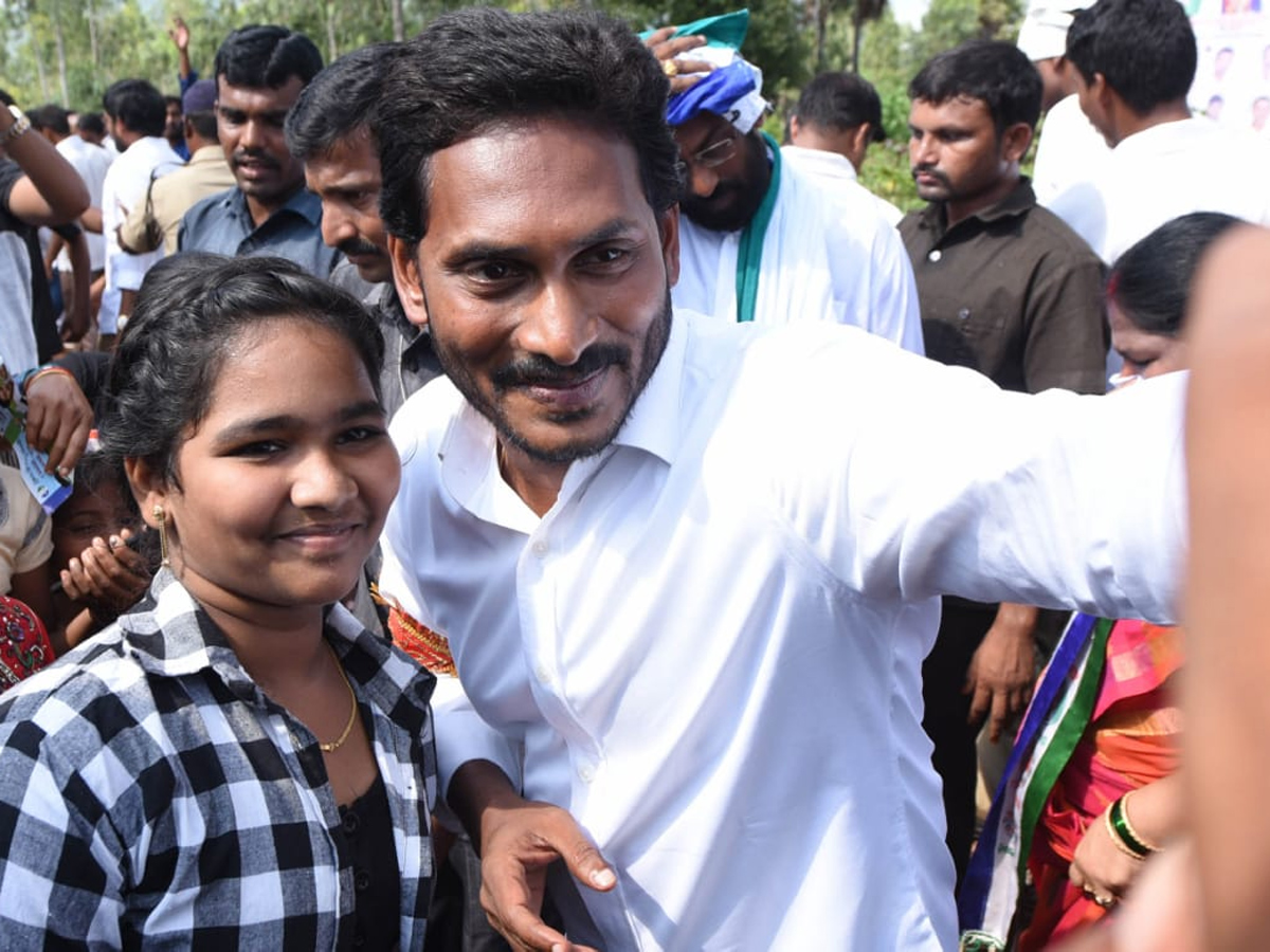 YS Jagan PrajaSankalpaYatra 267th Day Photo Gallery - Sakshi8