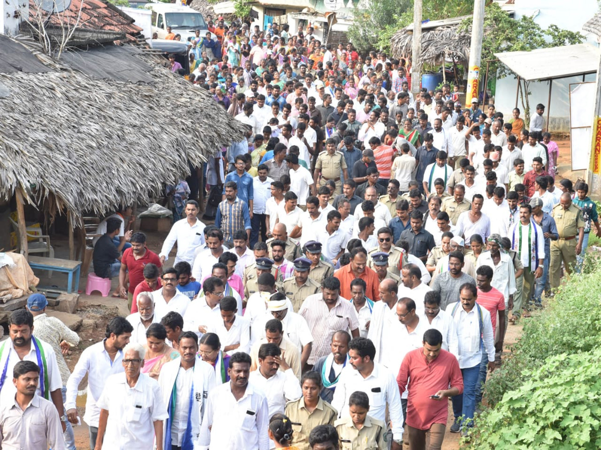 YS Jagan PrajaSankalpaYatra 267th Day Photo Gallery - Sakshi28