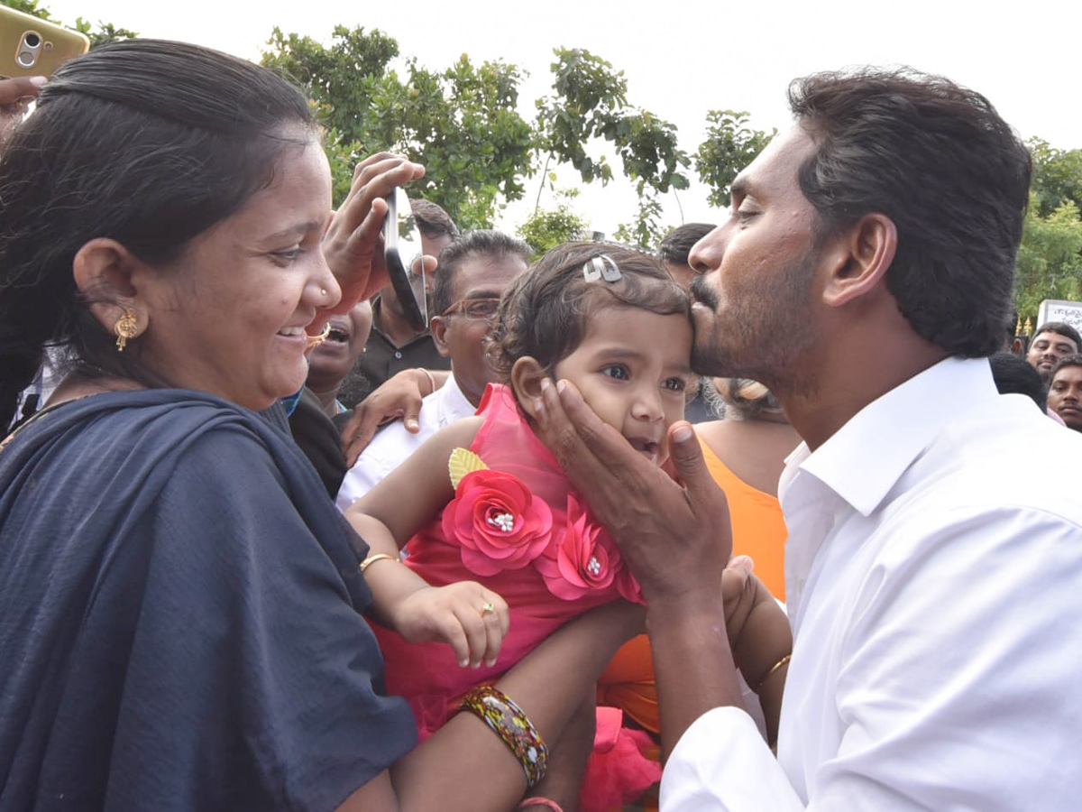 YS Jagan PrajaSankalpaYatra 267th Day Photo Gallery - Sakshi22