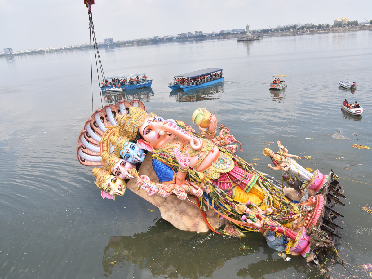 khairatabad ganesh immersion - Sakshi4