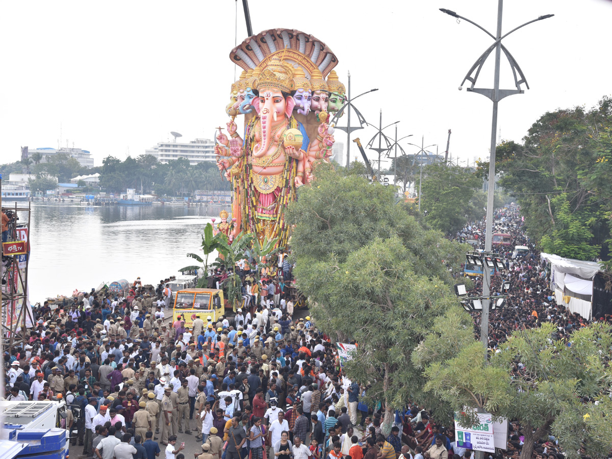 khairatabad ganesh immersion - Sakshi11