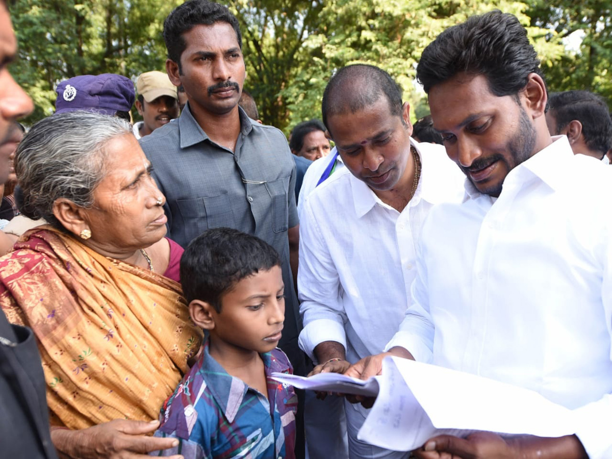YS jagan padayatra photo gallery - Sakshi5