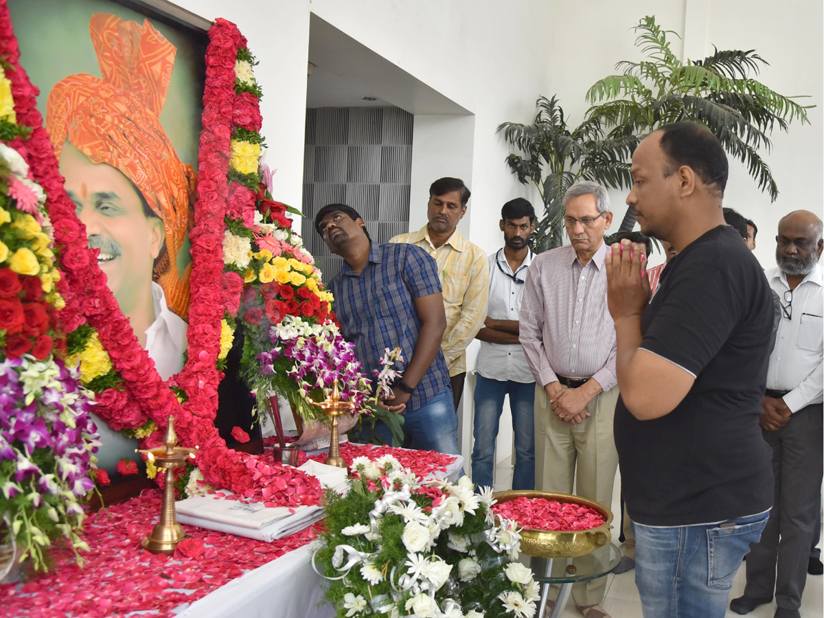 YSR VARDHANTI AT SAKSHI OFFICE Photo Gallery - Sakshi6