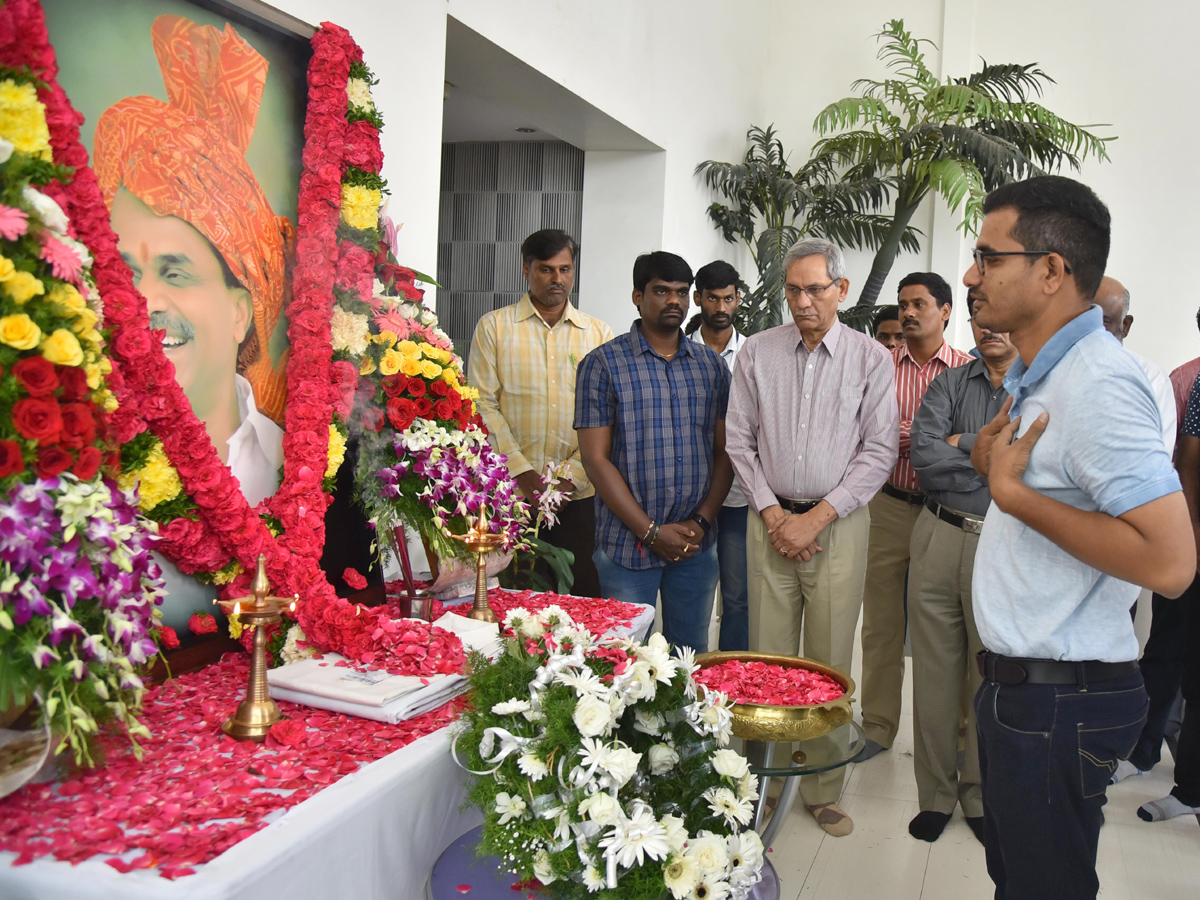 YSR VARDHANTI AT SAKSHI OFFICE Photo Gallery - Sakshi7