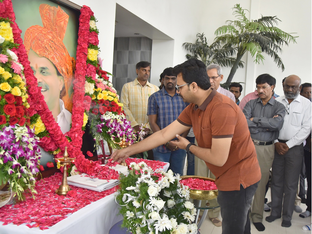 YSR VARDHANTI AT SAKSHI OFFICE Photo Gallery - Sakshi8