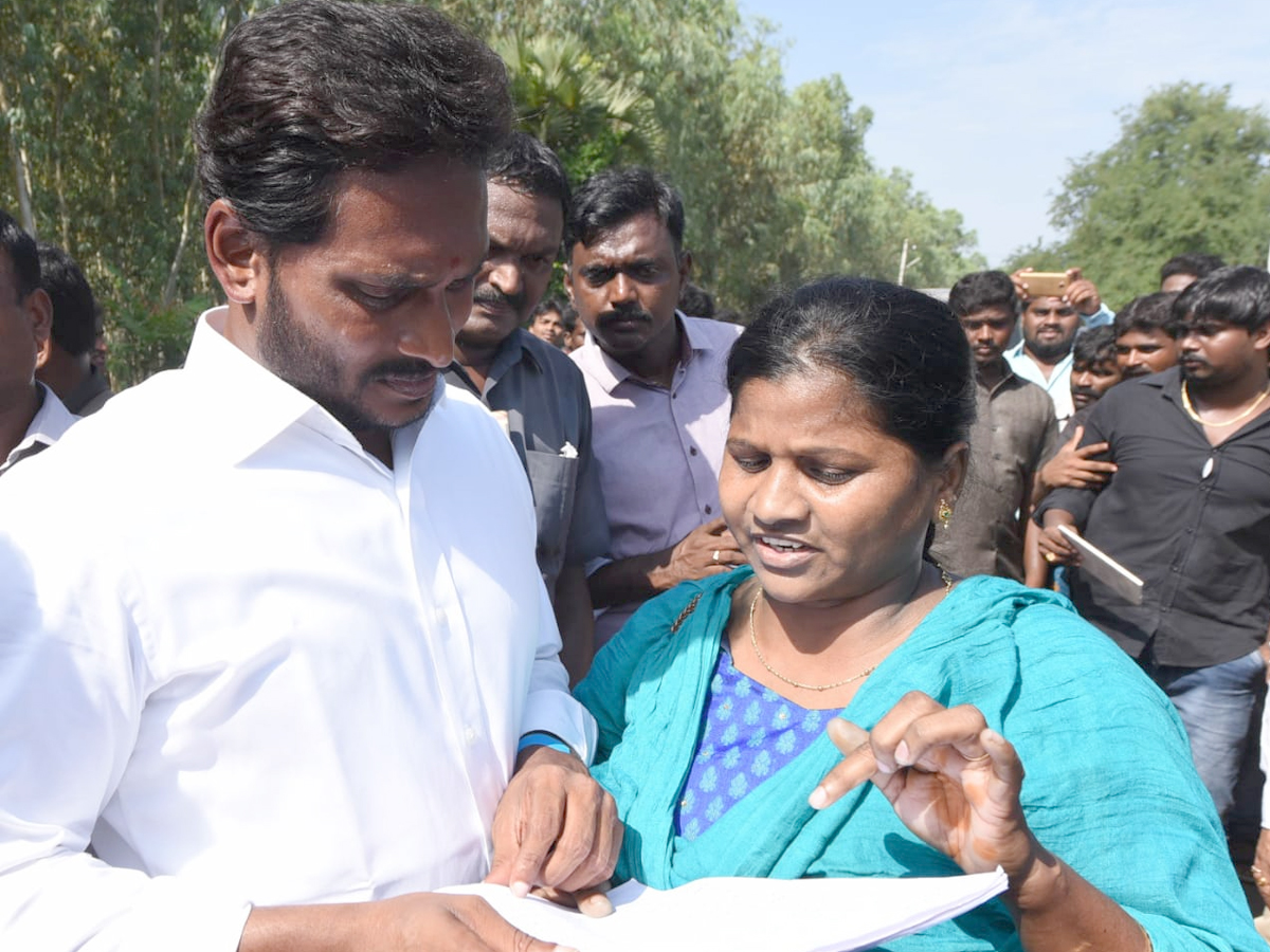 YS Jagan PrajaSankalpaYatra 254th Day Photo Gallery - Sakshi5