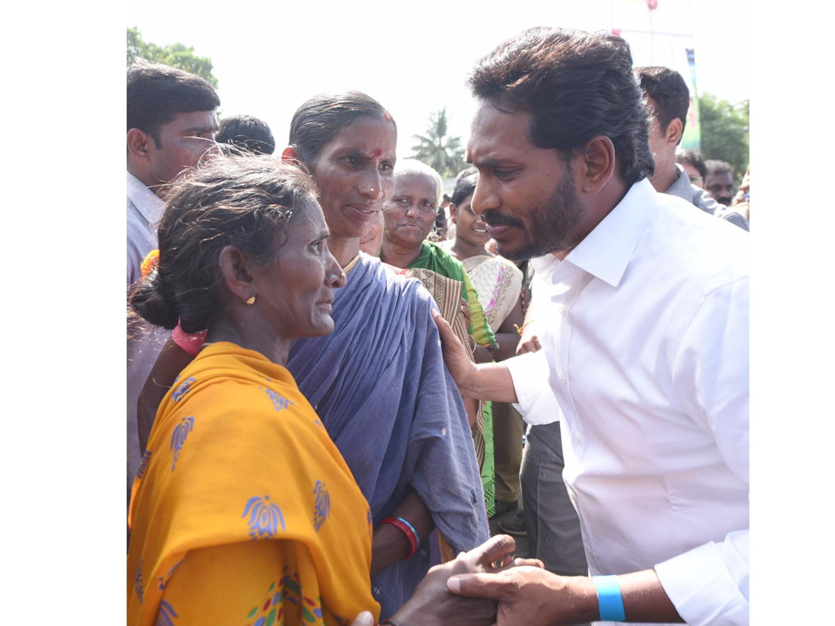 YS Jagan PrajaSankalpaYatra 254th Day Photo Gallery - Sakshi7