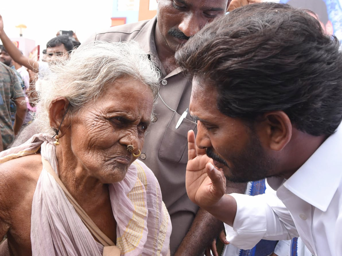 YS Jagan PrajaSankalpaYatra 256th Day Photo Gallery - Sakshi9