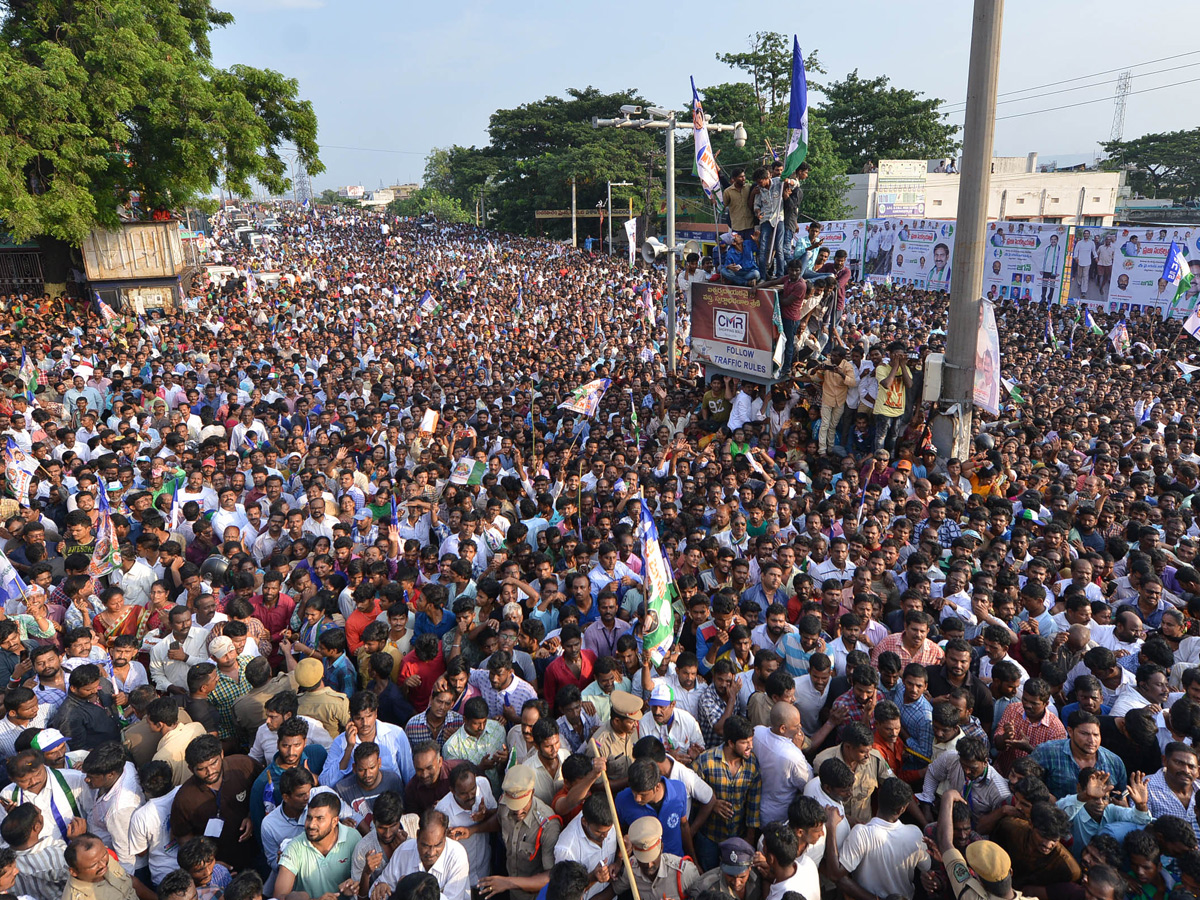 YS Jagan Public Meeting at Kancharapalem Photo Gallery - Sakshi16