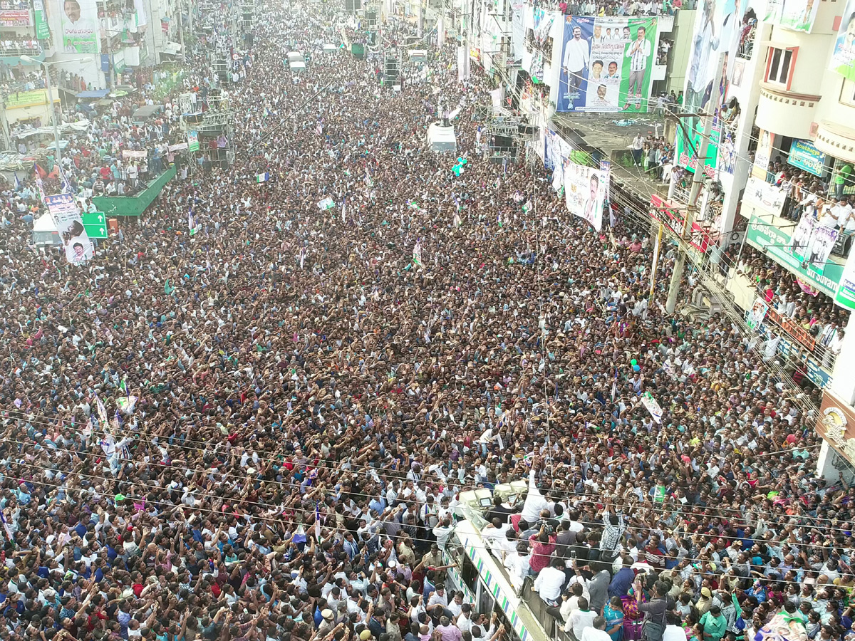 YS Jagan Public Meeting at Kancharapalem Photo Gallery - Sakshi3