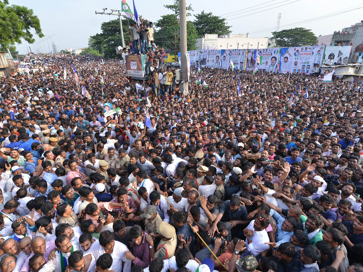 YS Jagan Public Meeting at Kancharapalem Photo Gallery - Sakshi23