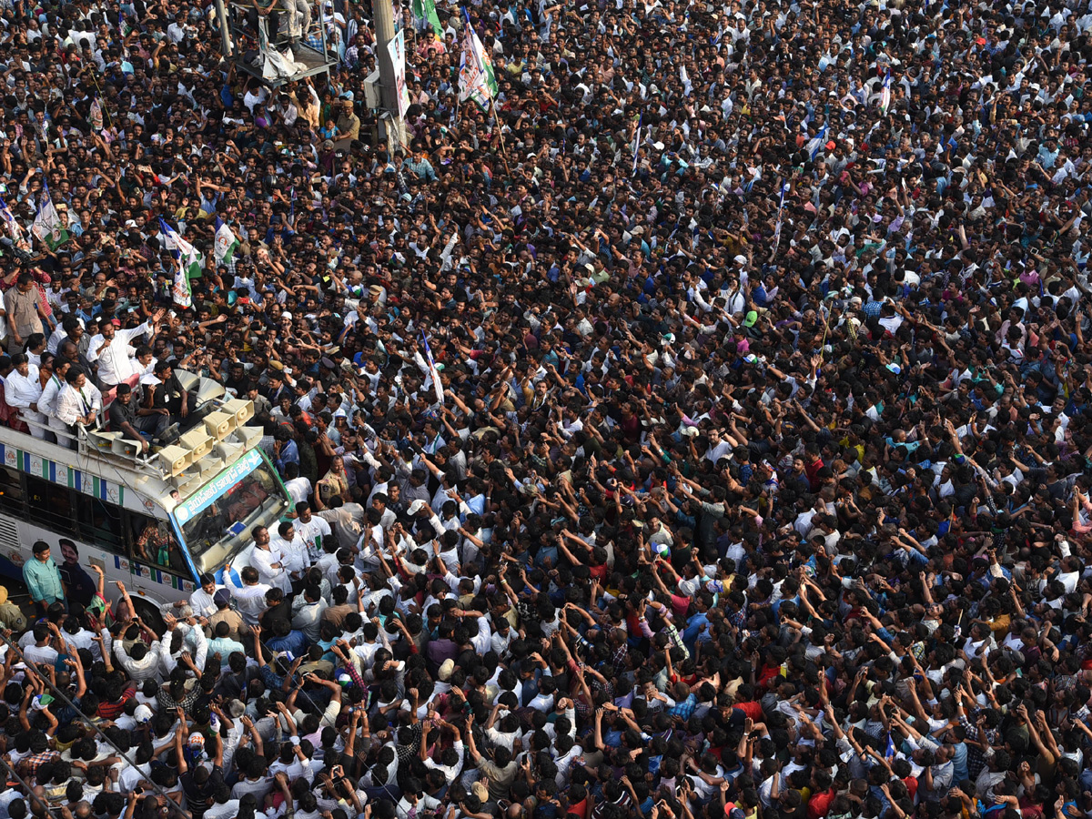 YS Jagan Public Meeting at Kancharapalem Photo Gallery - Sakshi1