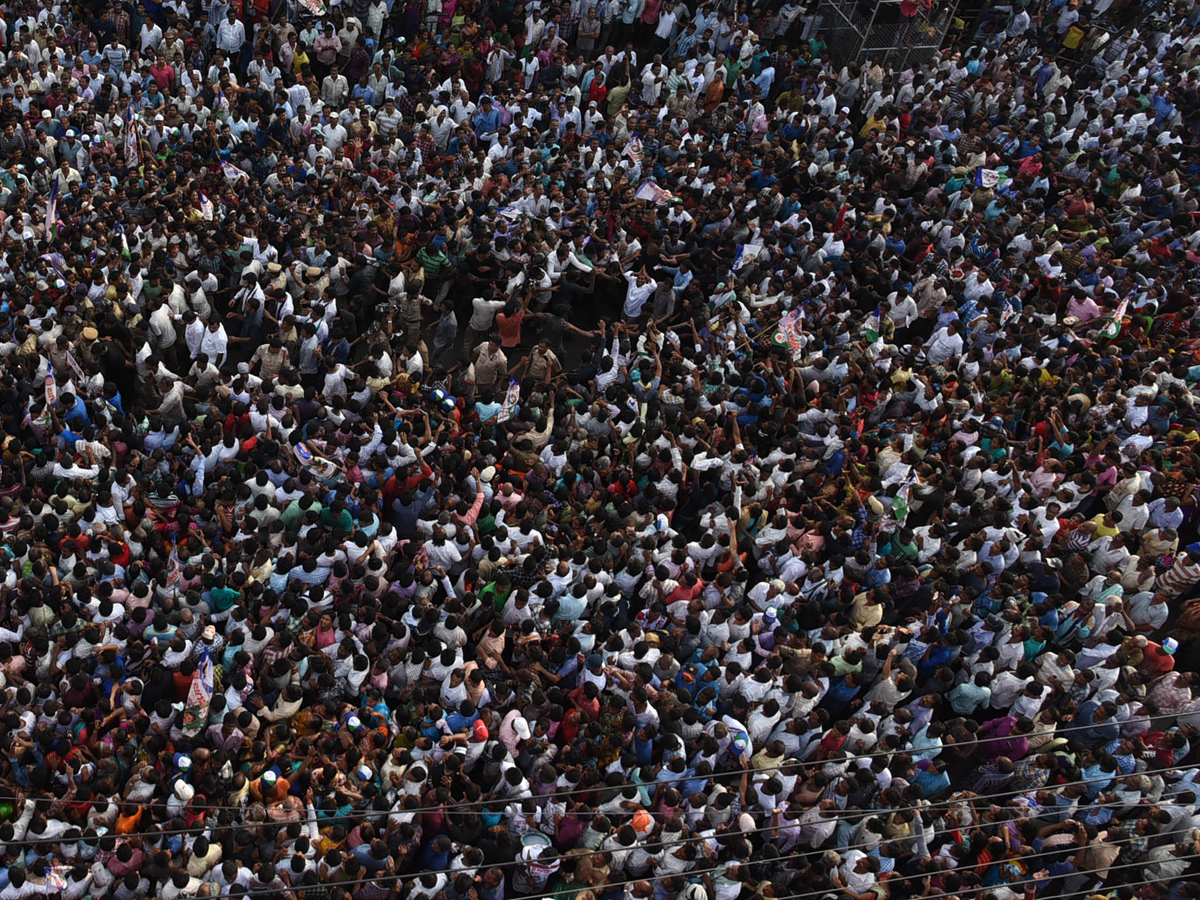 YS Jagan Public Meeting at Kancharapalem Photo Gallery - Sakshi7