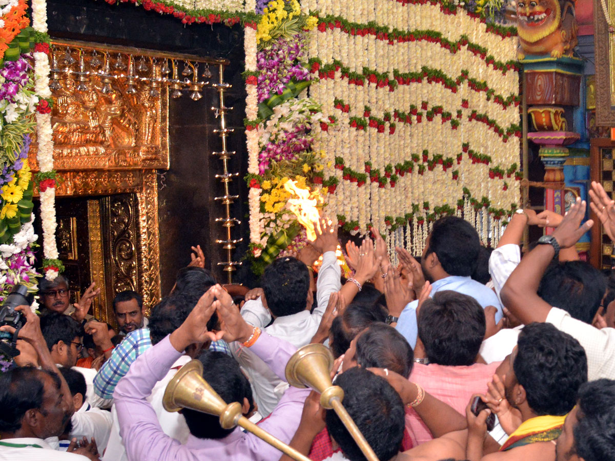 Durga Temple Dasara Festival in Photo Gallery - Sakshi11