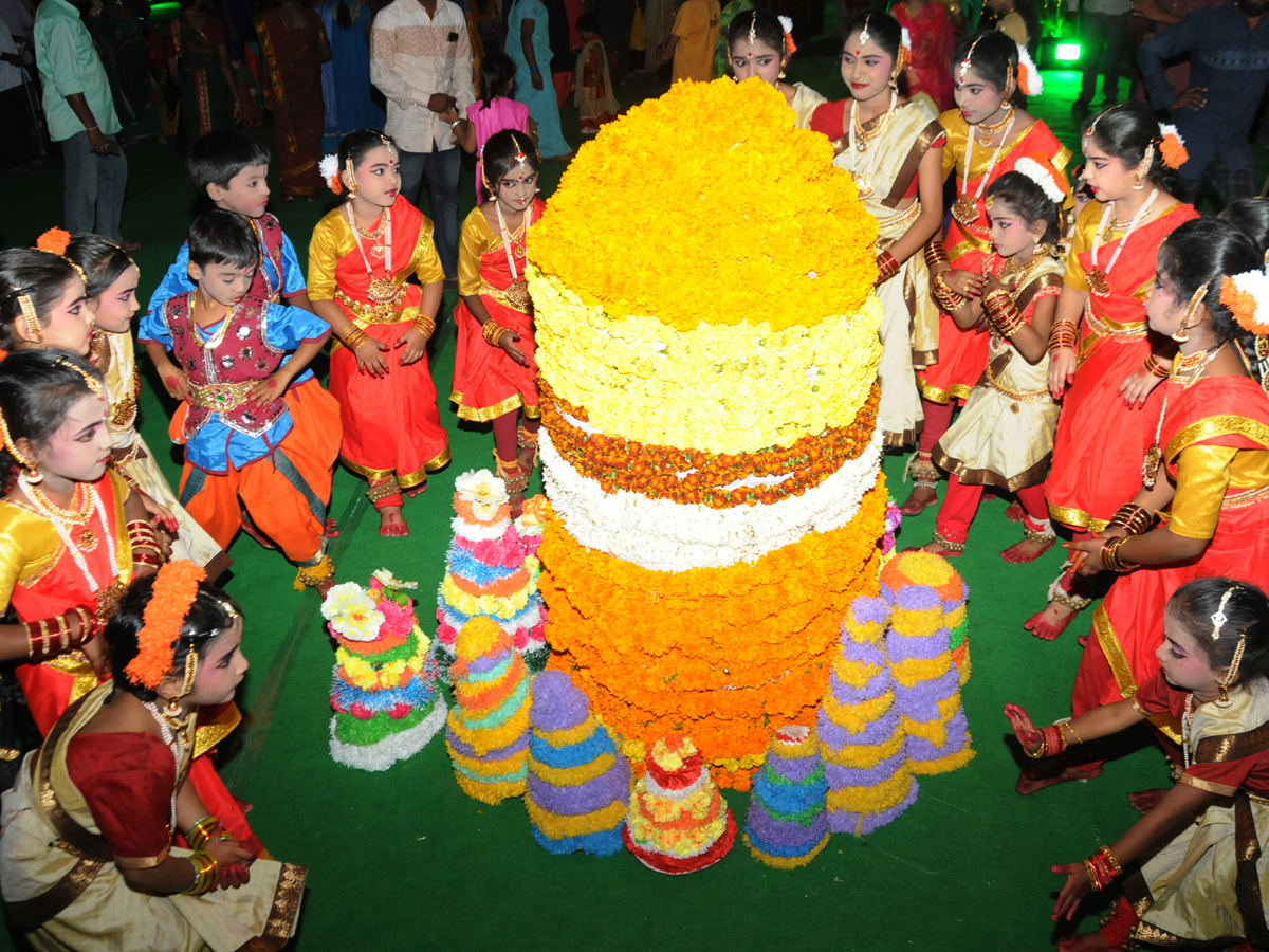 telangana bathukamma 2018 photo Gallery - Sakshi16