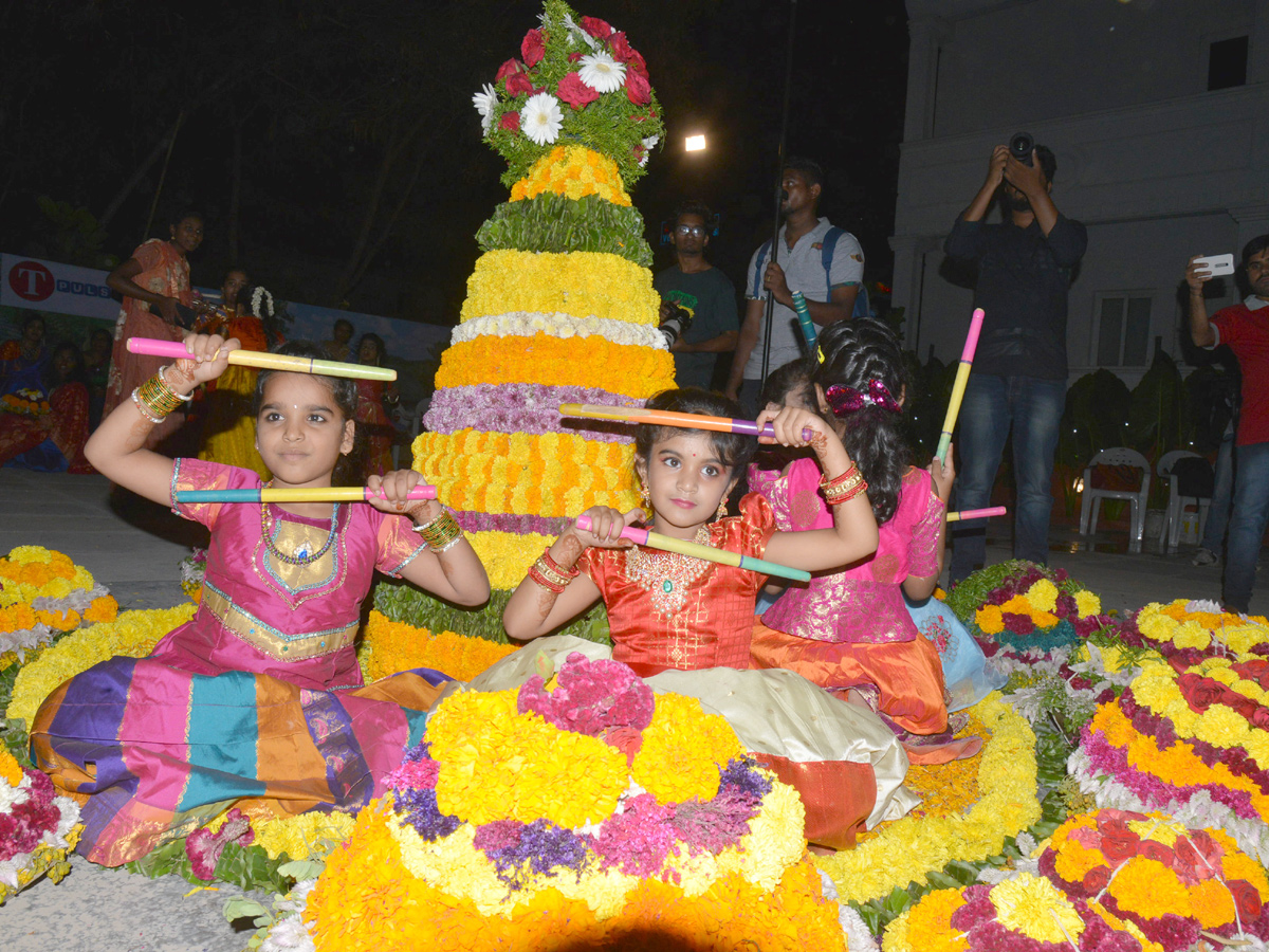 telangana bathukamma 2018 photo Gallery - Sakshi19