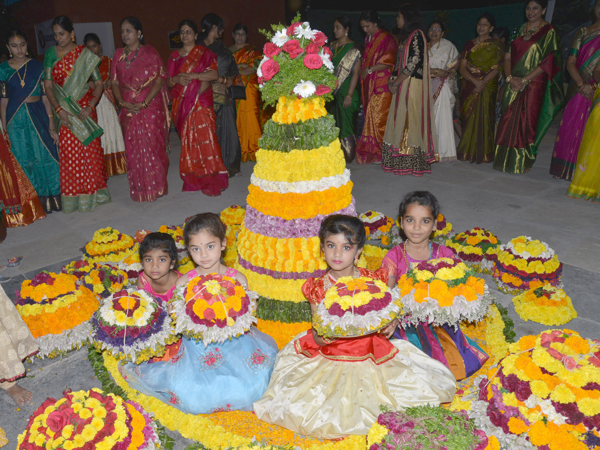 telangana bathukamma 2018 photo Gallery - Sakshi21
