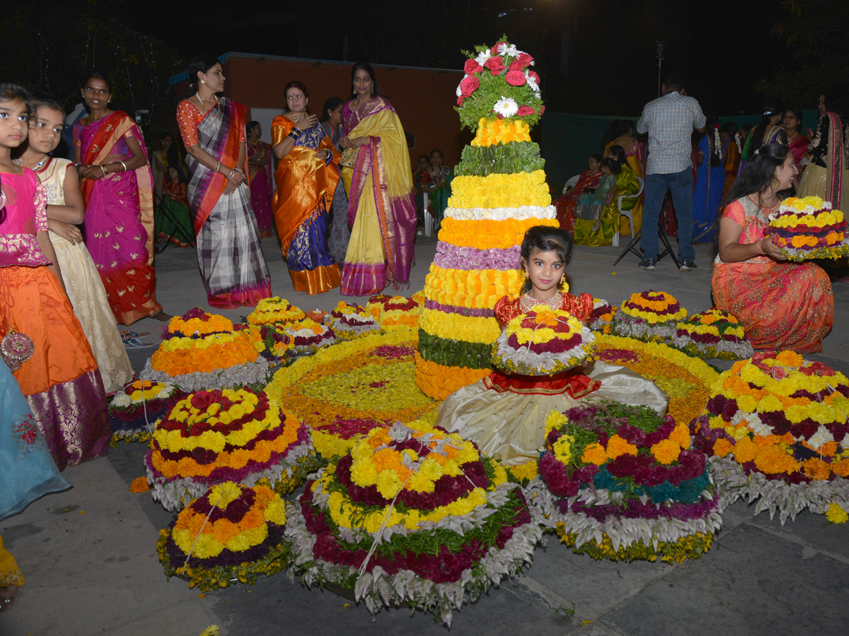 telangana bathukamma 2018 photo Gallery - Sakshi22