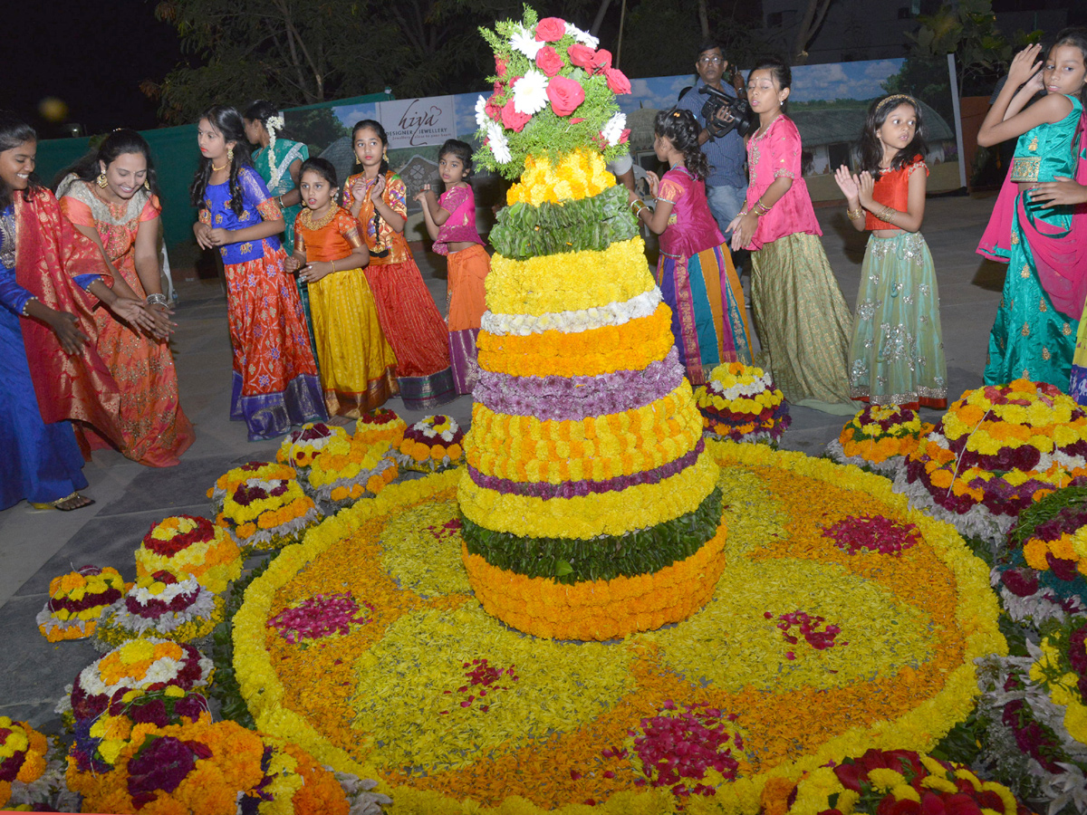 telangana bathukamma 2018 photo Gallery - Sakshi23