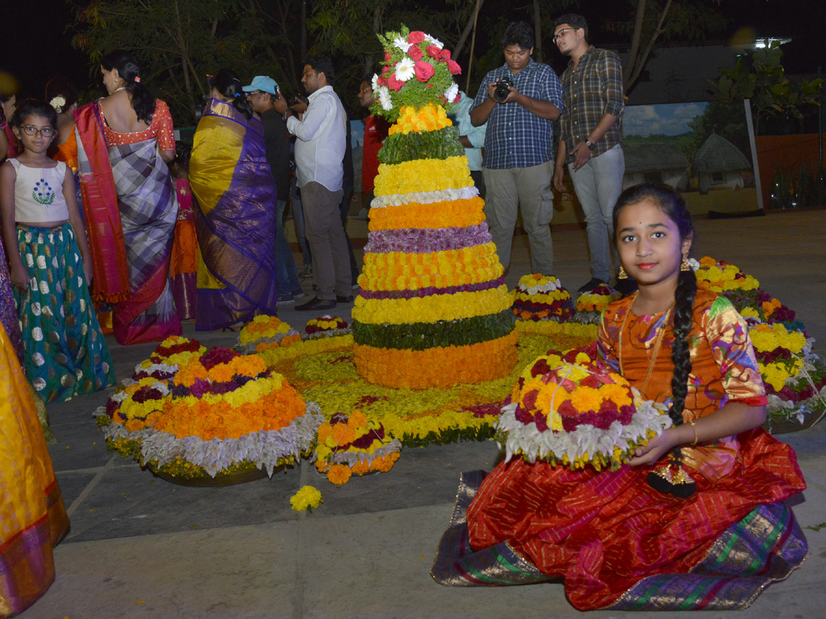 telangana bathukamma 2018 photo Gallery - Sakshi24