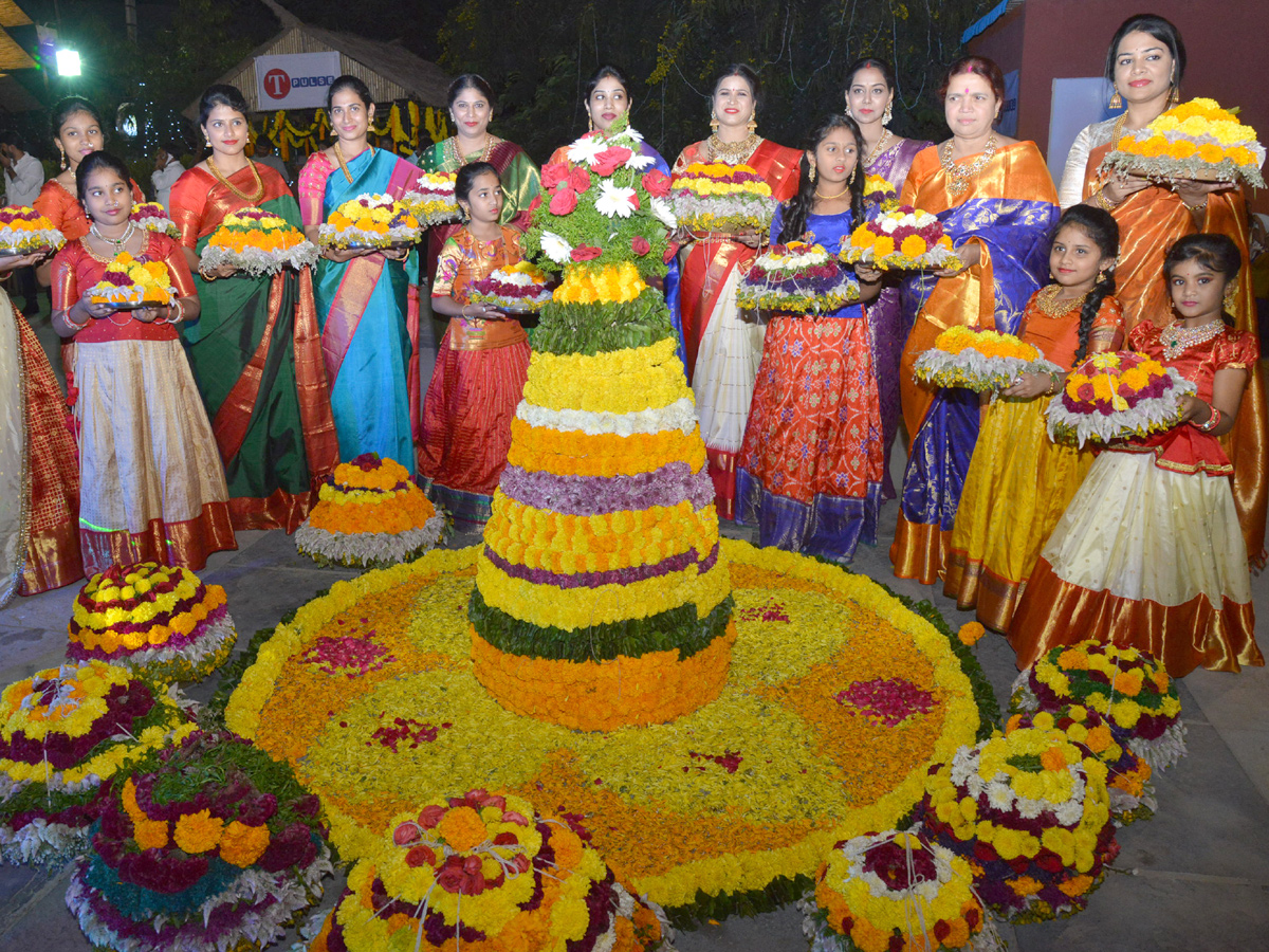 telangana bathukamma 2018 photo Gallery - Sakshi27