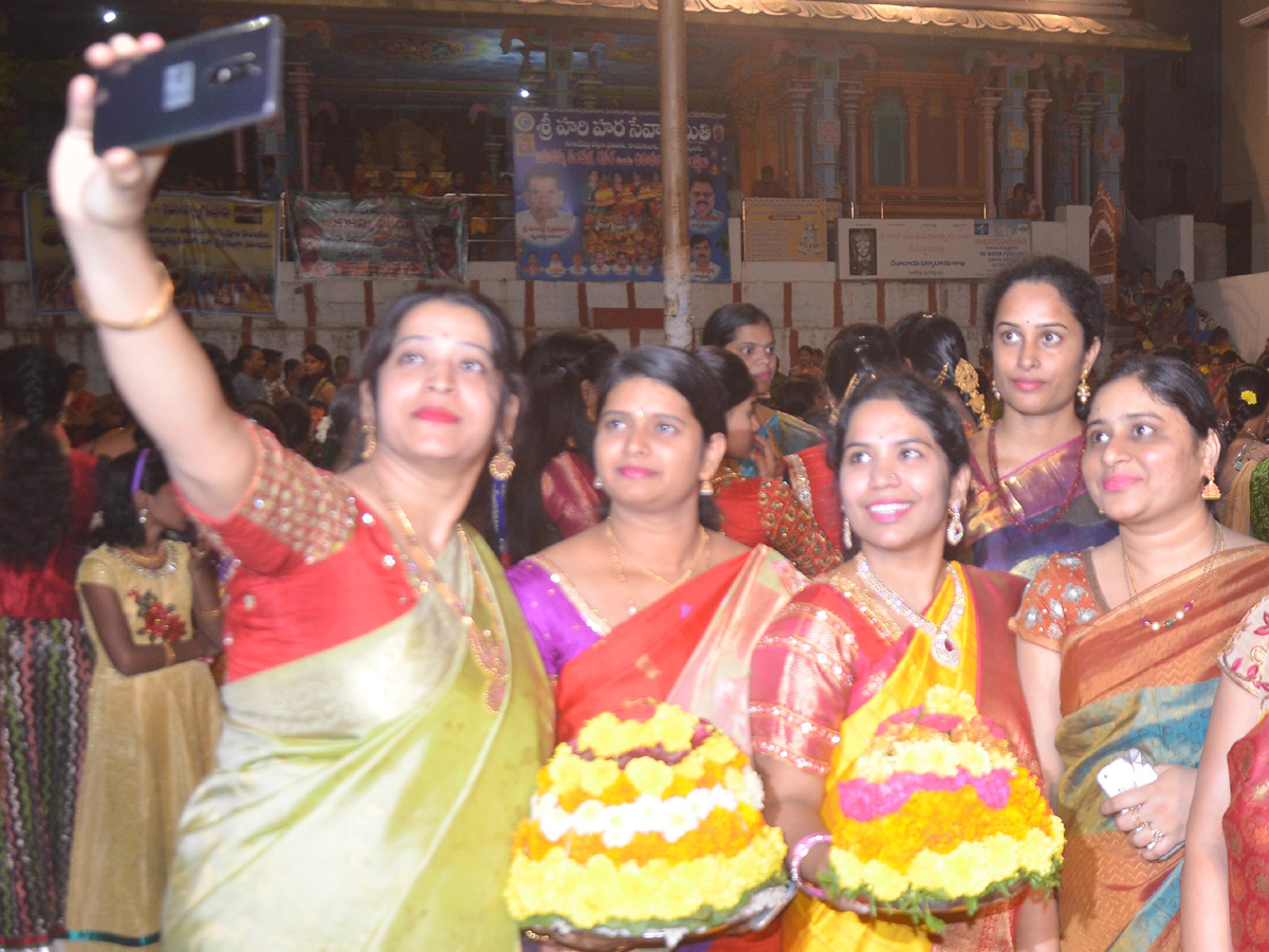 telangana bathukamma 2018 photo Gallery - Sakshi8