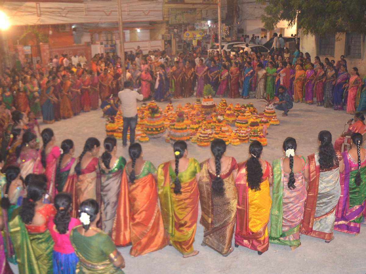 telangana bathukamma 2018 photo Gallery - Sakshi10