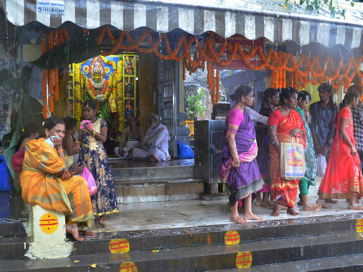 Heavy Rainfall At Vijayawada Durga Temple - Sakshi10